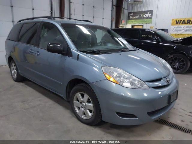  Salvage Toyota Sienna