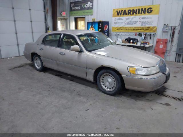  Salvage Lincoln Towncar