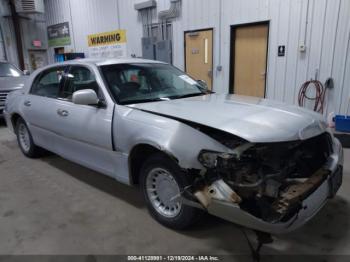  Salvage Lincoln Towncar