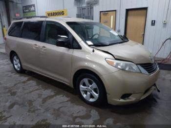  Salvage Toyota Sienna