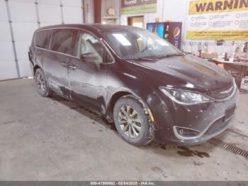  Salvage Chrysler Pacifica