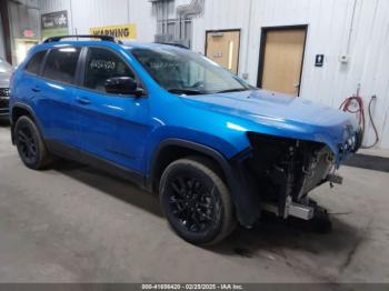  Salvage Jeep Cherokee