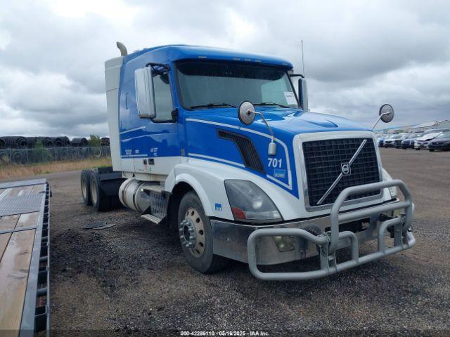  Salvage Volvo Vn