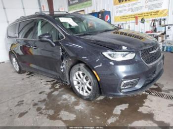  Salvage Chrysler Pacifica