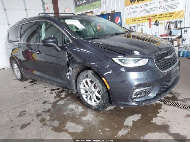  Salvage Chrysler Pacifica