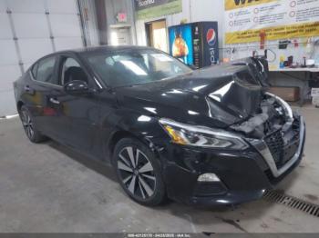  Salvage Nissan Altima