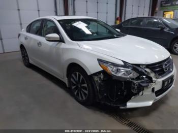  Salvage Nissan Altima