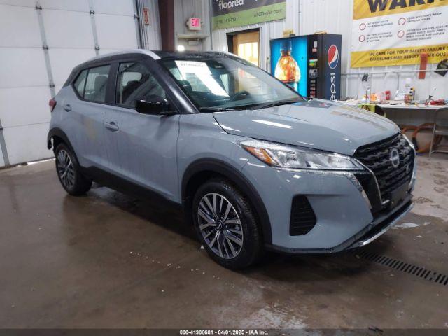  Salvage Nissan Kicks