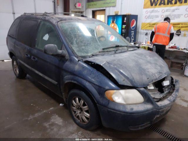  Salvage Chrysler Town & Country