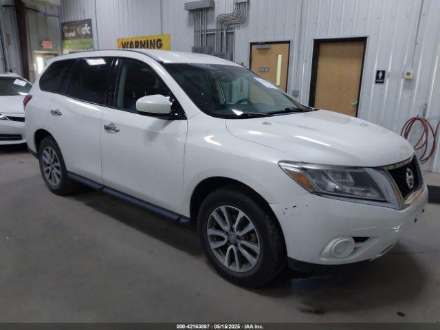  Salvage Nissan Pathfinder
