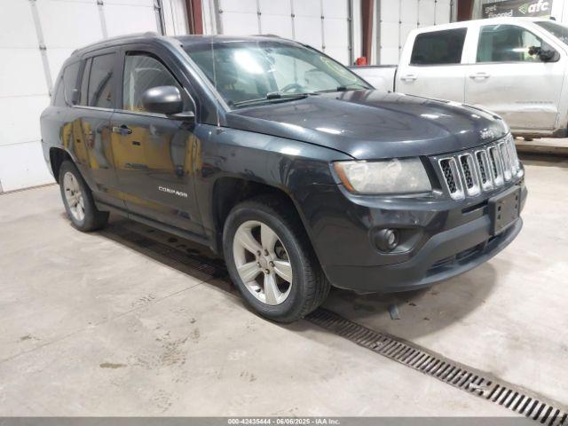  Salvage Jeep Compass