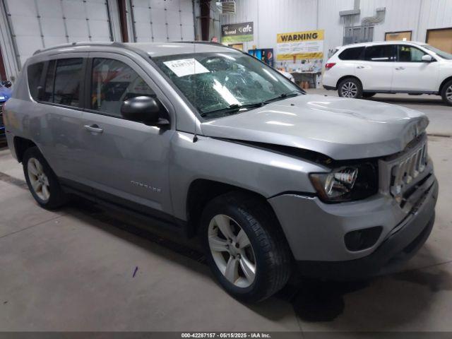  Salvage Jeep Compass