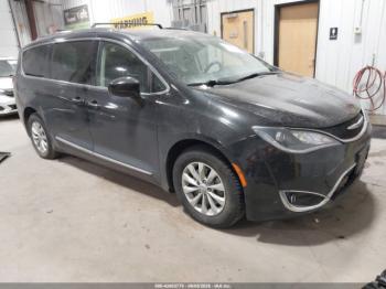  Salvage Chrysler Pacifica