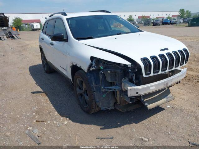  Salvage Jeep Cherokee