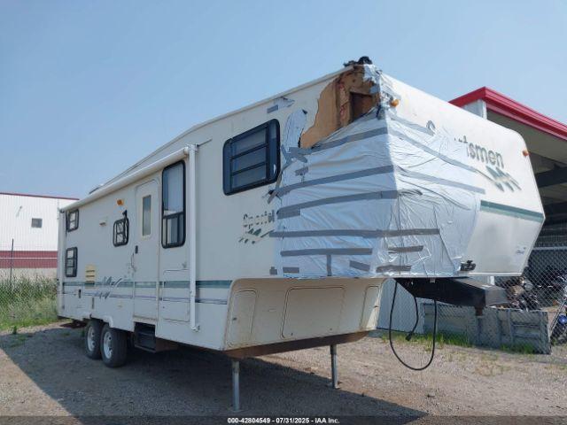  Salvage Sportsman 5th Wheel 28  Camper