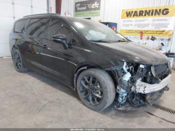  Salvage Chrysler Pacifica