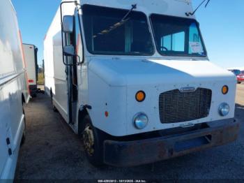  Salvage Freightliner Chassis