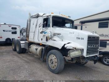  Salvage Mack 600