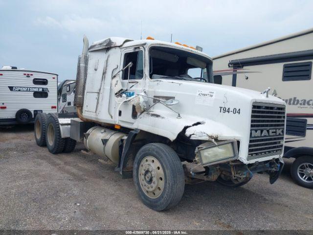  Salvage Mack 600