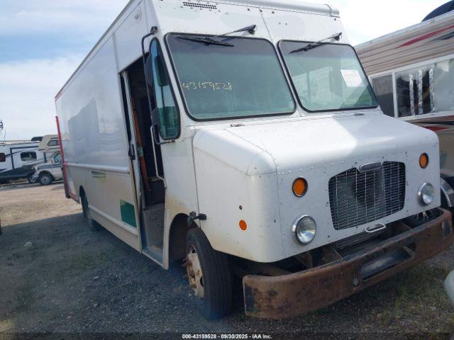  Salvage Freightliner Chassis