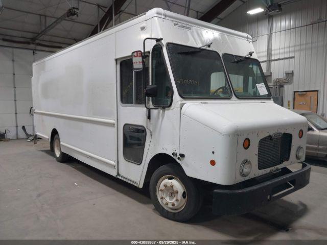  Salvage Freightliner Chassis