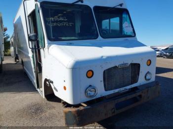  Salvage Freightliner Chassis