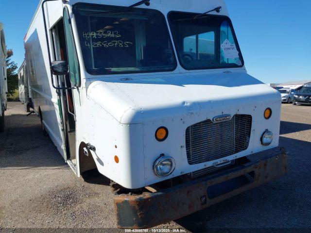  Salvage Freightliner Chassis