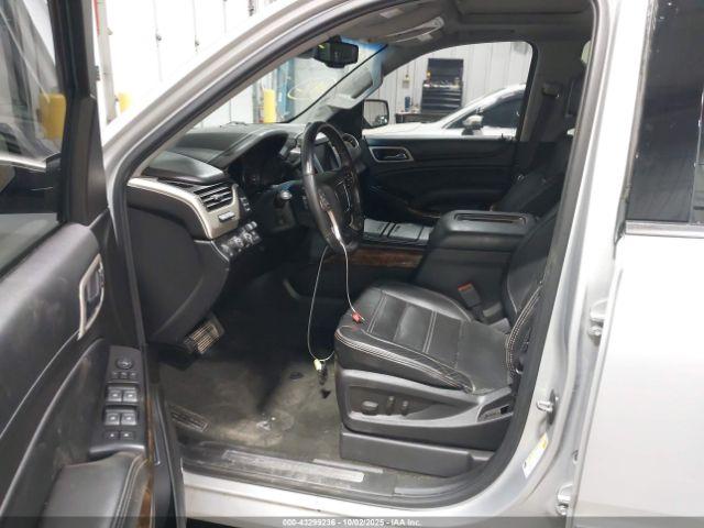 GMC Yukon Denali Image 7