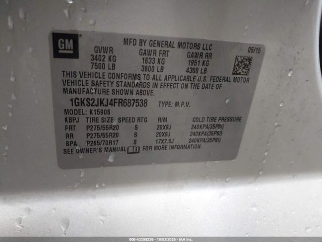 GMC Yukon Denali Image 14