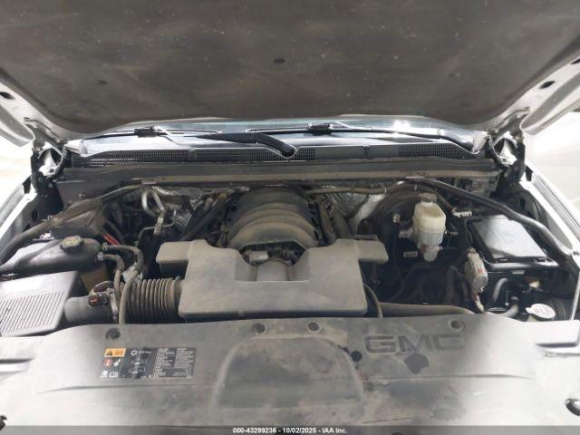 GMC Yukon Denali Image 11