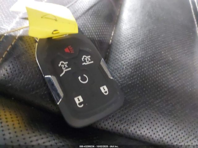 GMC Yukon Denali Image 2