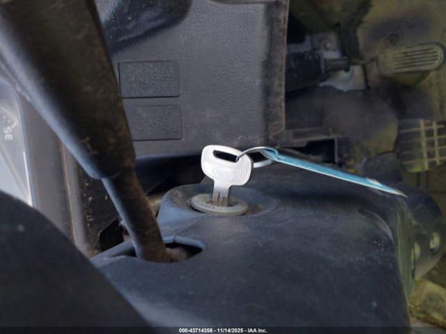 Hino 258 268 Image 13