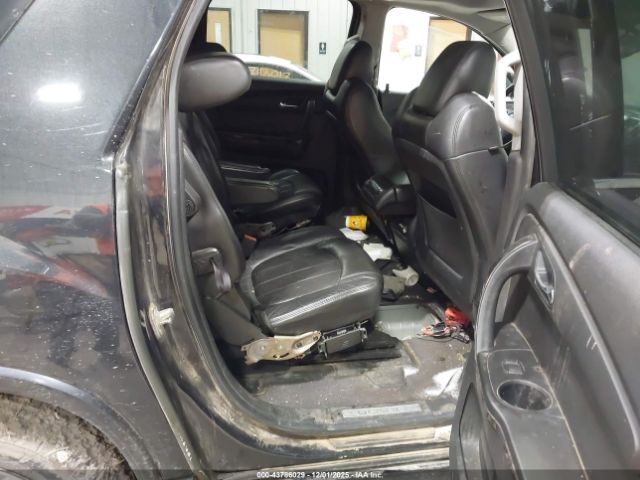 GMC Acadia Denali Image 14