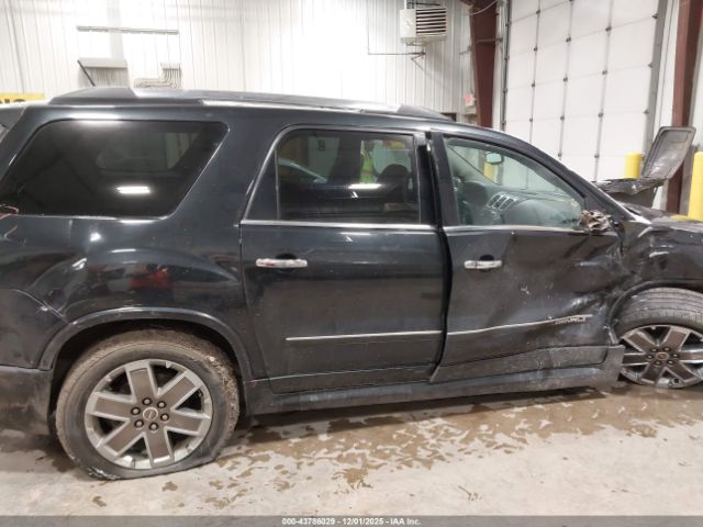 GMC Acadia Denali Image 12