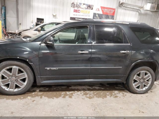 GMC Acadia Denali Image 13