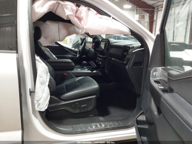 Ford F-150 Xlt Image 14