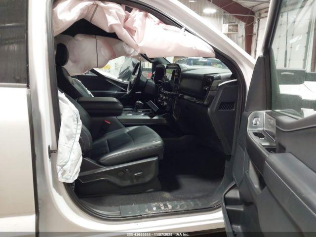 Ford F-150 Xlt Image 14