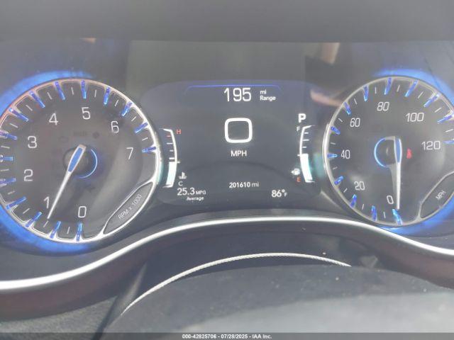 Chrysler Pacifica Limited Image 4