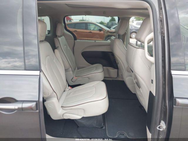 Chrysler Pacifica Limited Image 6