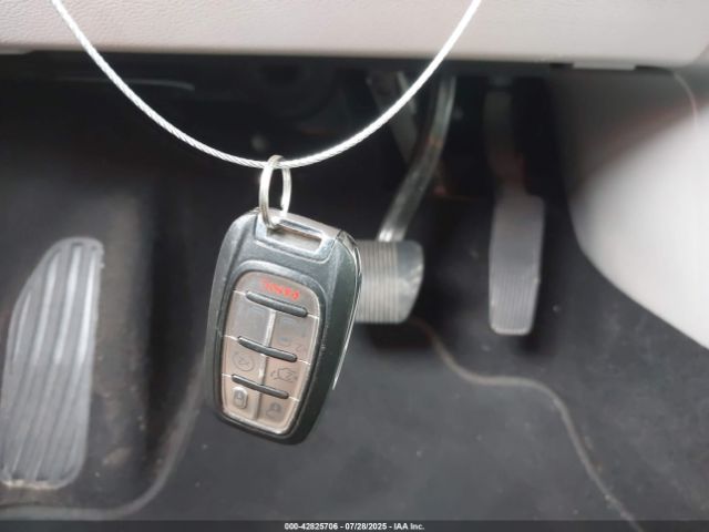 Chrysler Pacifica Limited Image 13