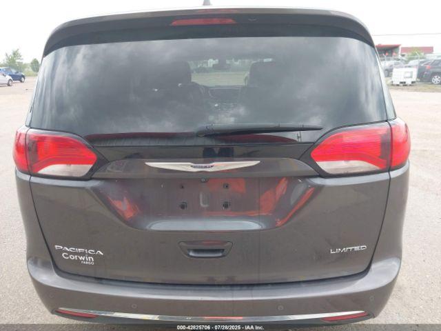 Chrysler Pacifica Limited Image 16