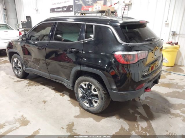Jeep Compass Trailhawk 4x4 Image 2