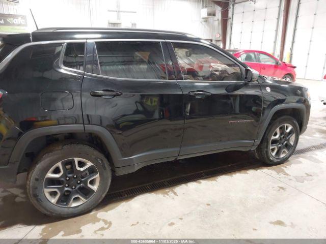 Jeep Compass Trailhawk 4x4 Image 8
