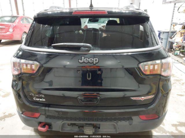 Jeep Compass Trailhawk 4x4 Image 12