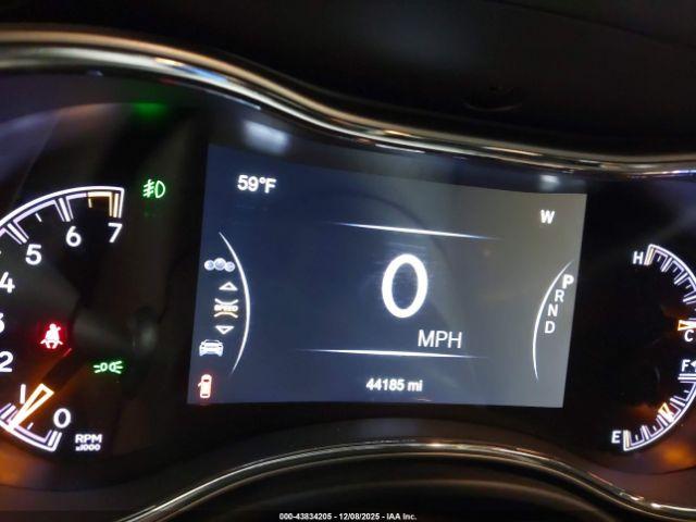 Jeep Grand Cherokee Altitude 4x4 Image 16