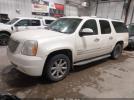 GMC Yukon Denali Image 5
