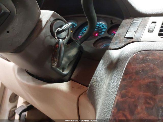 GMC Yukon Denali Image 2