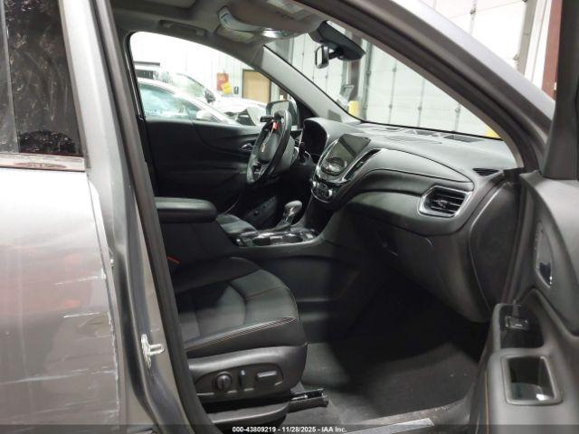 Chevrolet Equinox Awd Premier Image 3