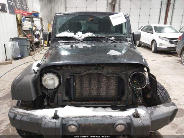 Jeep Wrangler Rubicon Image 12