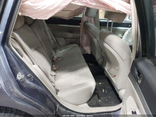 Subaru Outback 2.5i Premium Image 9